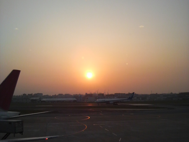 空港からの夕日